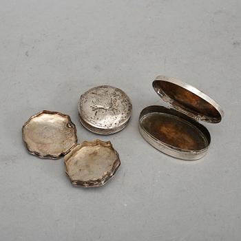 DOSOR, 3 st, silver, bla Sverige med otydlig mästar och stadsstämpel, 1856. Vikt tot ca 72 gram.