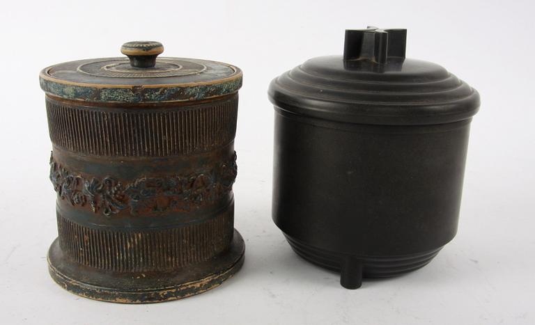 TOBAKSBURKAR, 2 st och SKRIVSTÄLL, 1800-tal samt art deco.
