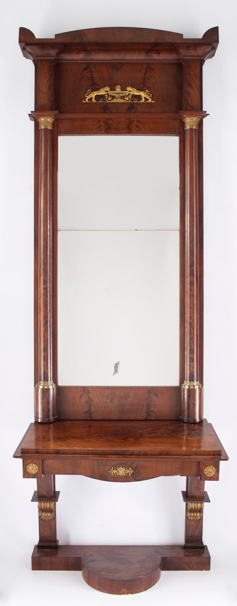 SPEGEL MED KONSOLBORD. Empire. 1800-talets första hälft.