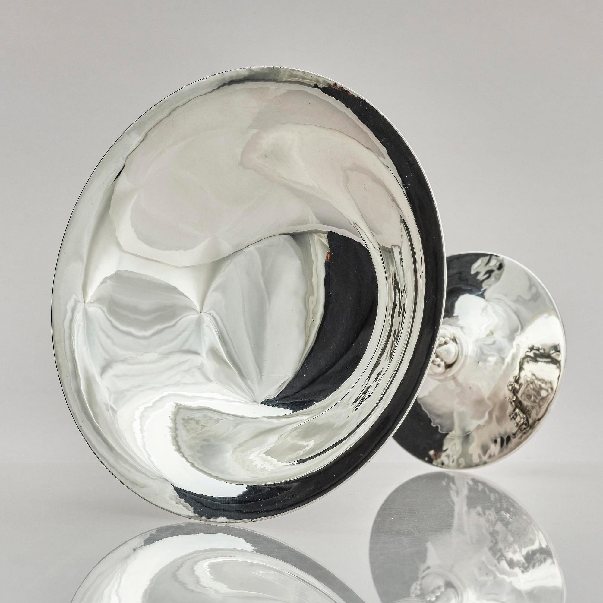 Georg Jensen, skål på fot, sterling silver, modell nr 263B, Köpenhamn 1933-1944.