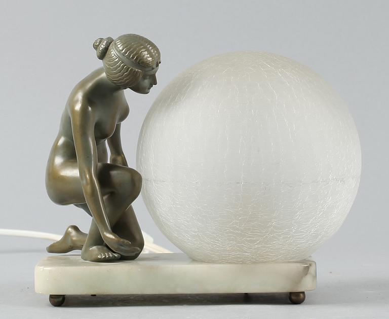 BORDSLAMPA, 1900-talets första hälft.