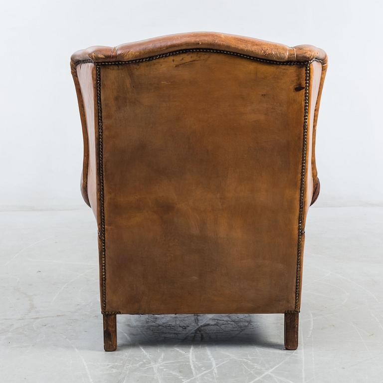 ÖRONLAPPSFÅTÖLJ, 1900-talets andra hälft.