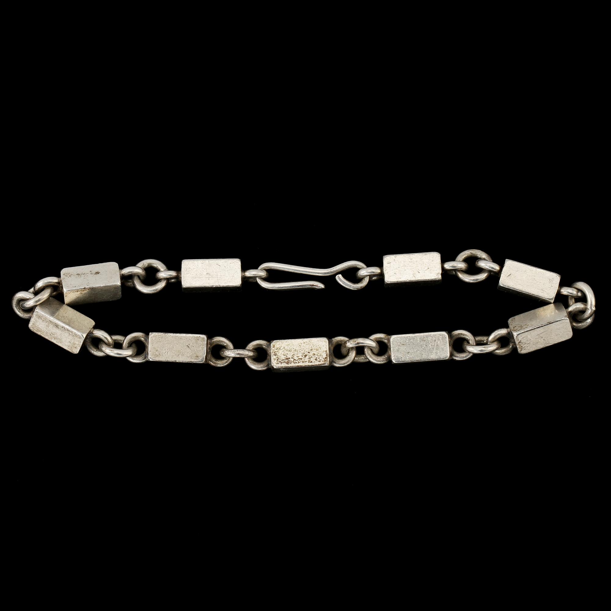 ARMBAND, sterling silver, trol Wiwen Nilsson, Lund, 1900-talets senare hälft. Vikt 31 g.