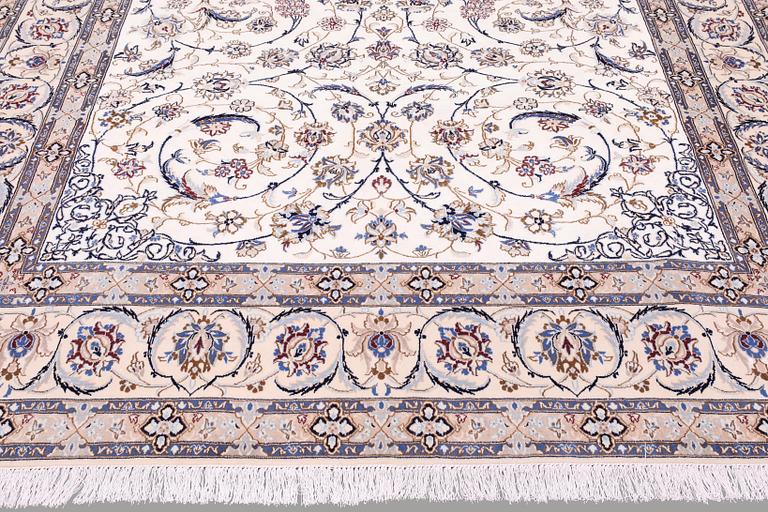 Matta, Nain part silk s.k 9LAA , ca 361 x 255 cm.