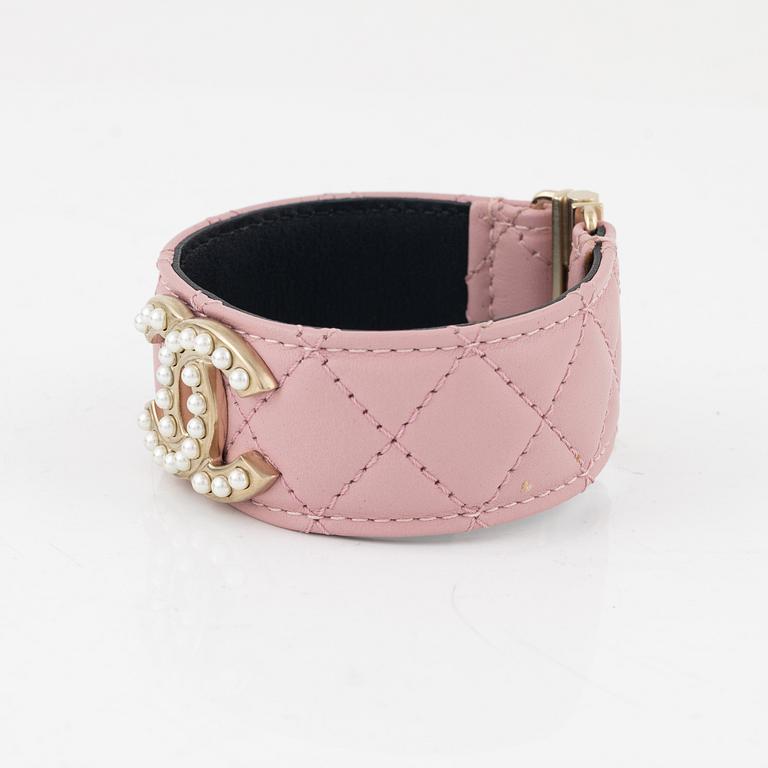 Chanel, a pink, quilted leather bracelet, 2018.