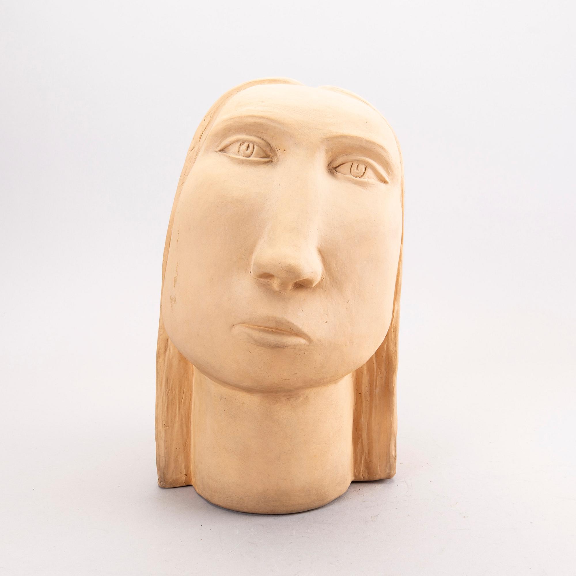 Åke Holm, skulptur signerad.