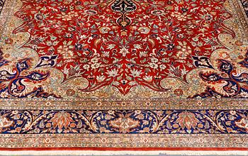 A carpet, Anatolian Silk Kaysari, ca 325 x 218 cm.