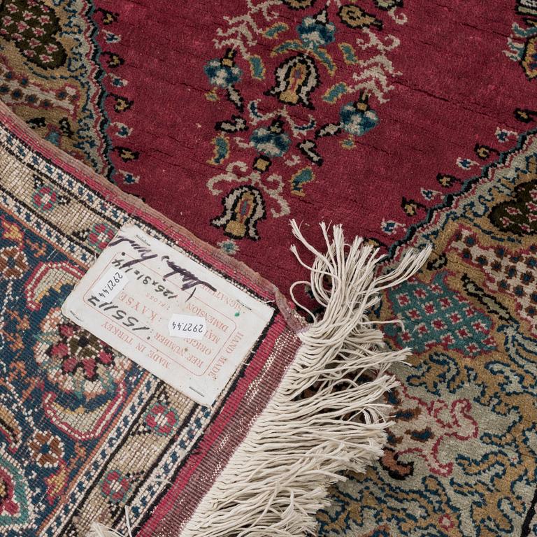Three carpets Kayseri Hamadan mm.