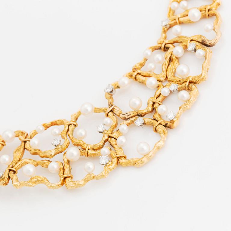 Gilbert Albert collier 18K guld med odlade pärlor och runda briljantslipade diamanter.