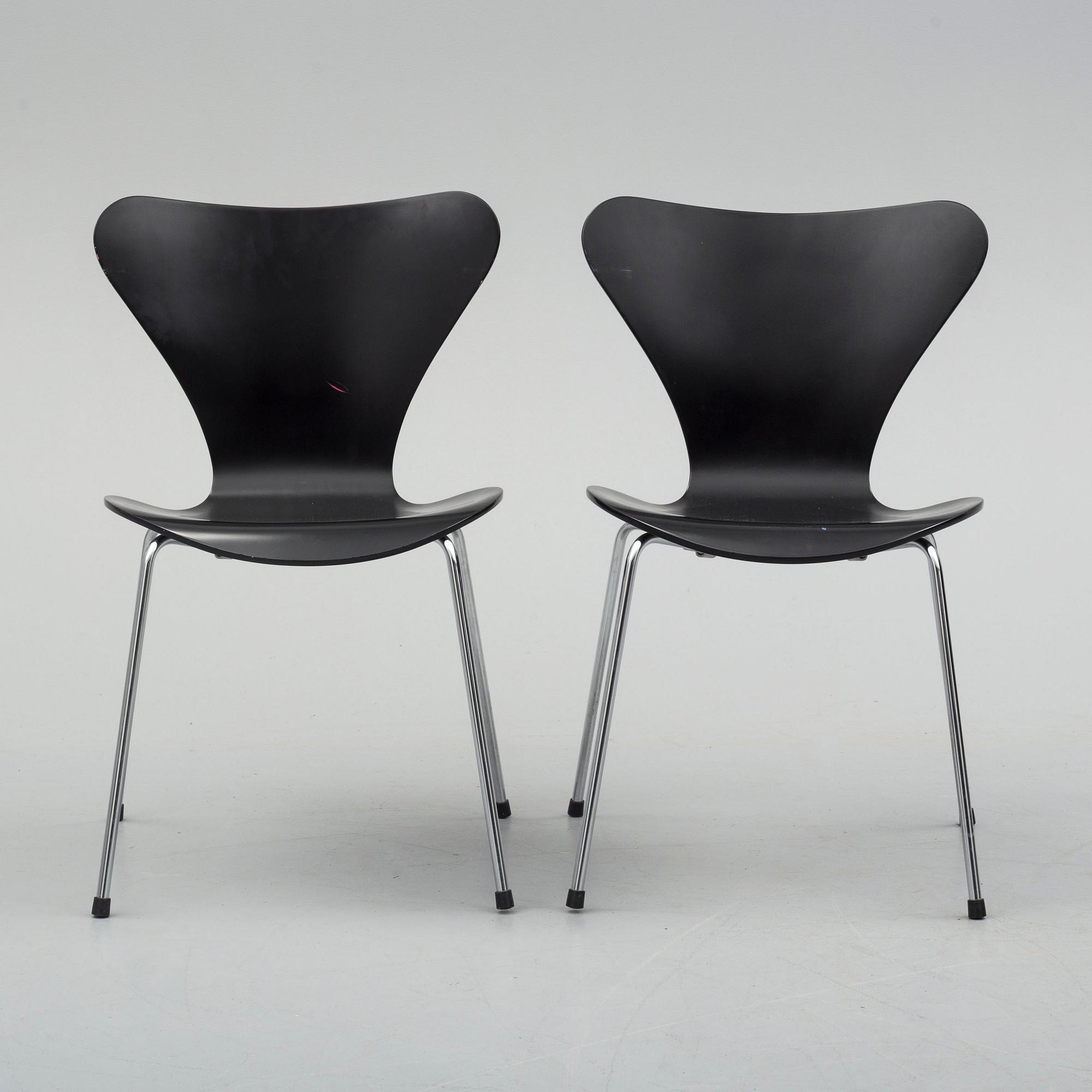 ARNE JACOBSSON, stolar, 7 st, "Sjuan", Fritz Hansen, 1900-talets slut.