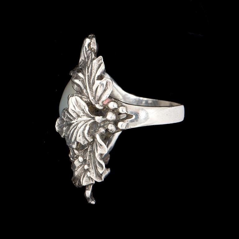 RING, silver, månsten. Vikt ca 16g.