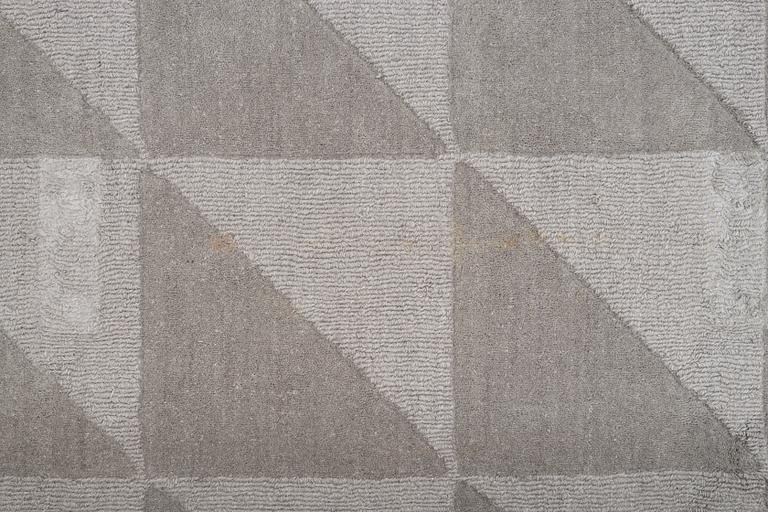Carpet. Layered, approx. 400 x 300 cm.