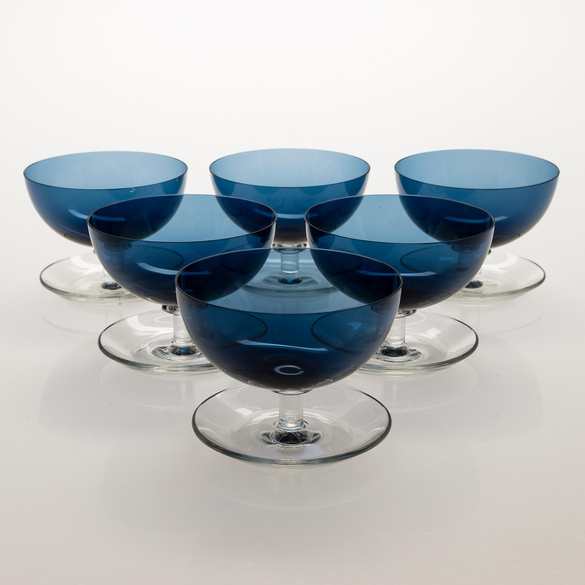 SAARA HOPEA, A 31 pieces set of glassware. Nuutajärvi.