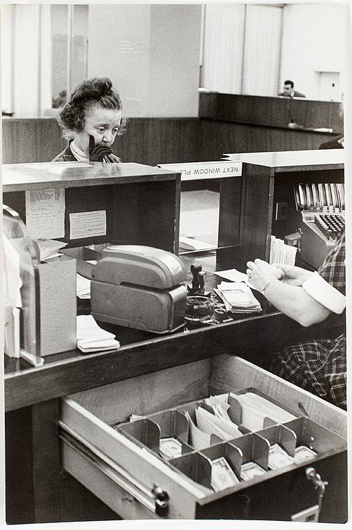 HENRI CARTIER-BRESSON, gelatin silver print stamped by the photographer and by Magnum Photos Incorporated on verso.