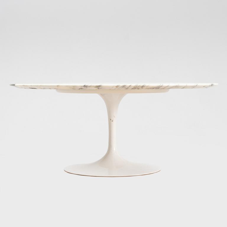 Eero Saarinen, a 'Tulip' coffee table, Knoll International, early 21st Century.