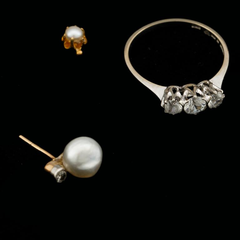 PARTI GULD, 18k guld och små diamanter. Totalvikt ca50,1g.