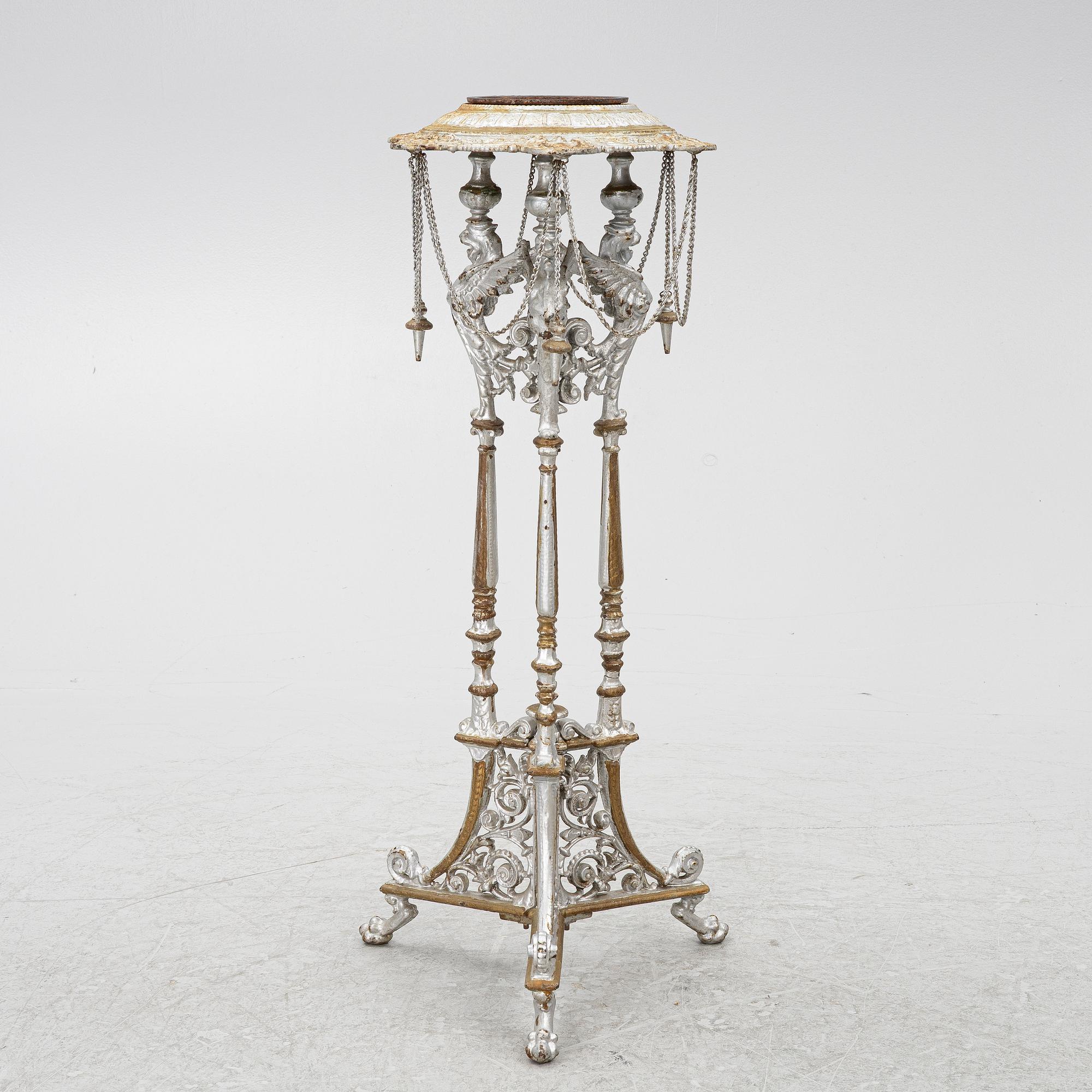 Pedestal, around the year 1900.
