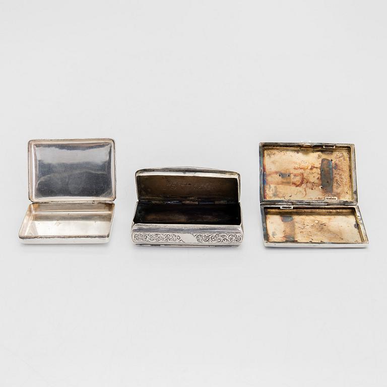 Tre silverdosor och brevkniv i filigran, silver. 1900-talets första hälft och 1800-talets andra hälft.