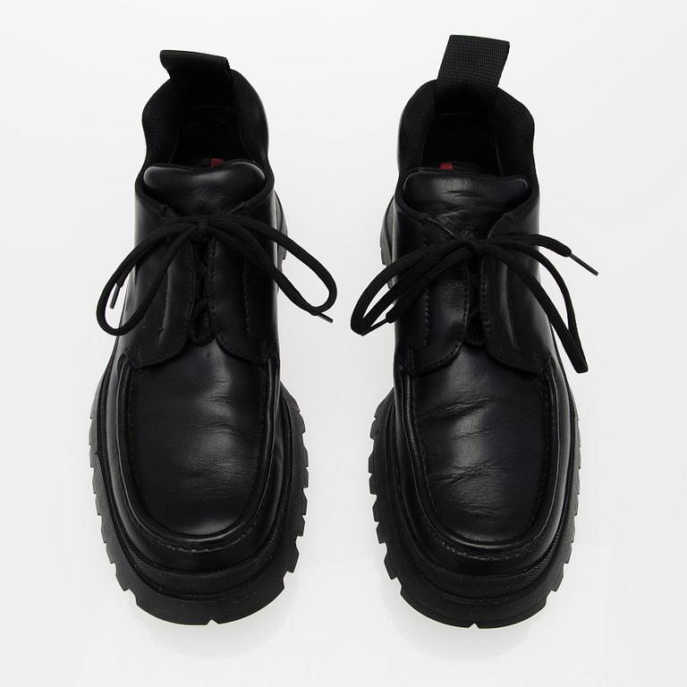 PRADA, SKOR, storlek 9.