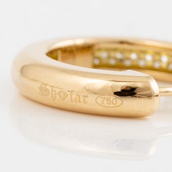 Hoop earrings, 18K gold with brilliant-cut diamonds.