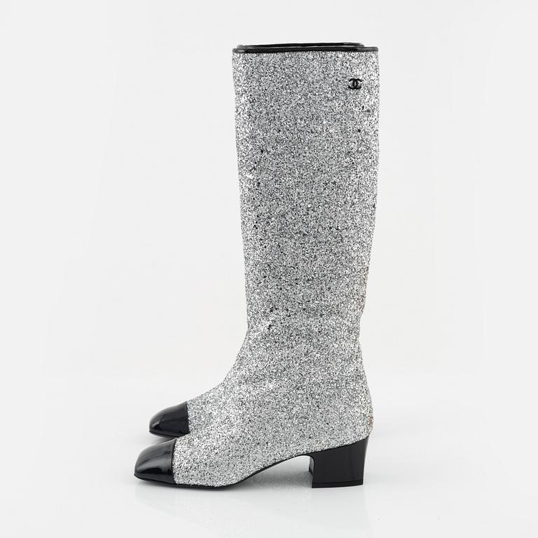 Chanel, a pair of sequin high boots, size 37 1/2.