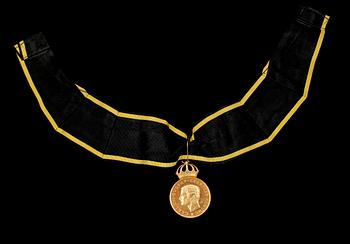 MEDALJ, guld, Pro Patria, 1989. Vikt ca 30g.