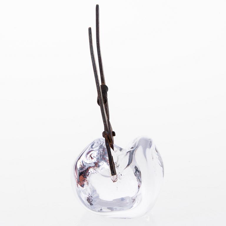 SINI MAJURI, a glass sculpture signed Sini Majuri 2018.
