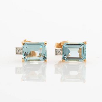 Earrings, a pair, 18K gold with aquamarines and diamonds.