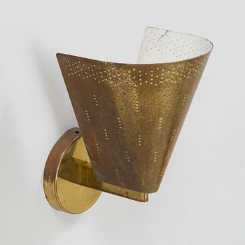 Paavo Tynell, a mid-20th century 'K8-11' wall light for Idman.
