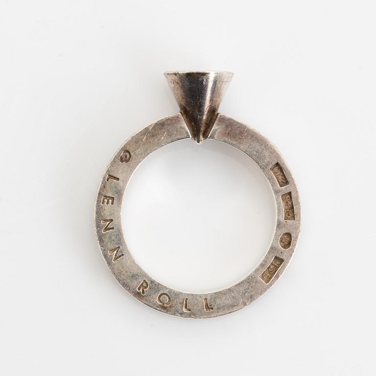 Ring, Glenn Roll, silver med briljantslipad diamant.