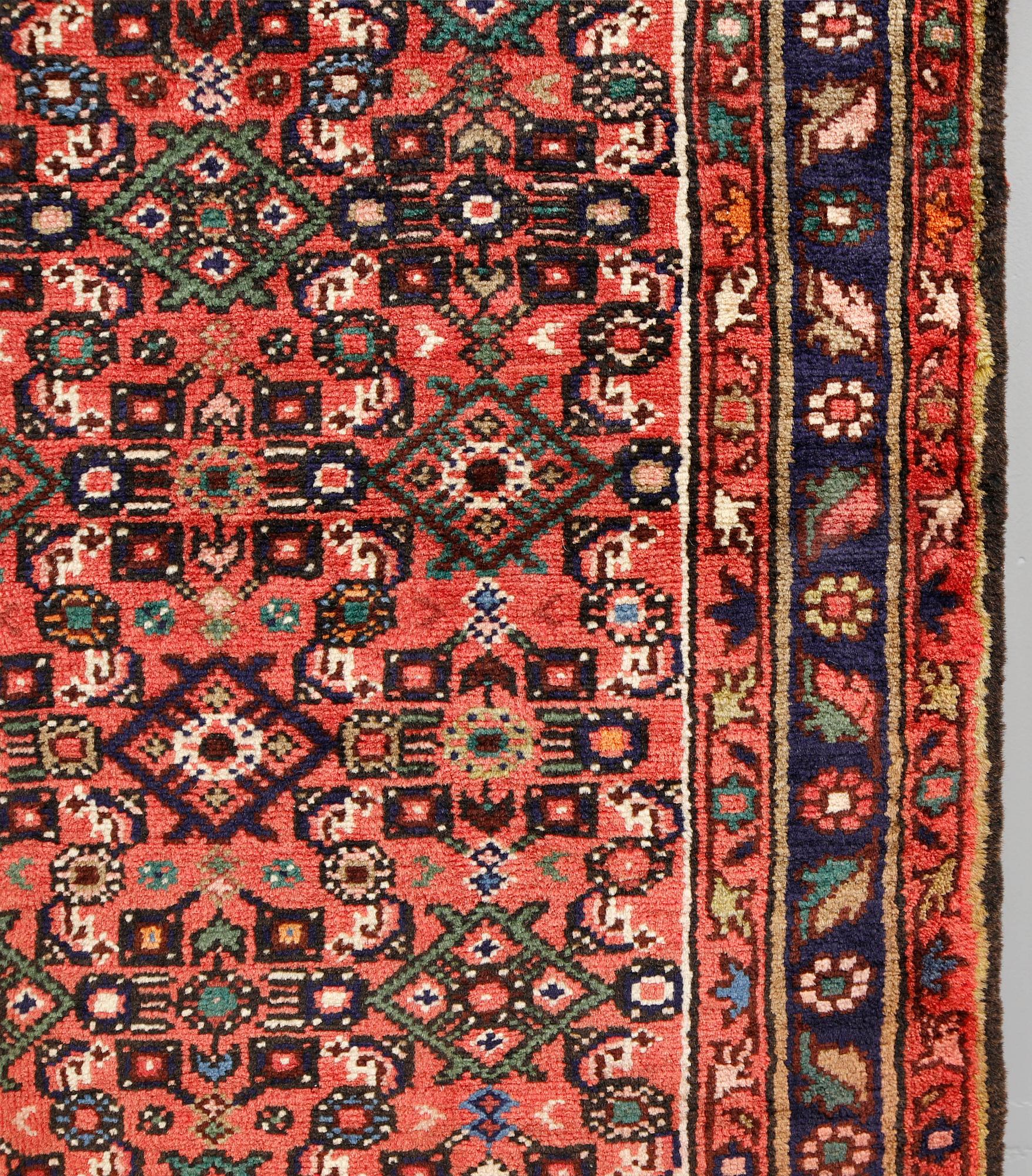 A runner Hosenabad, approximately 300 x 82 cm.