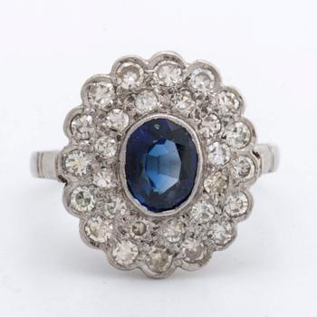 SAPPHIRE RING, platinum, 1 sapphire approx 1,20 ct and single-cut diamonds approx 0,45 ct.