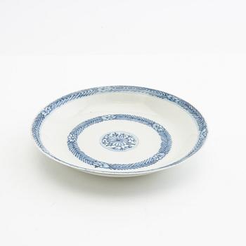 A blue and white cup with saucer, Qing dynasty, Kangxi (1662-1722).