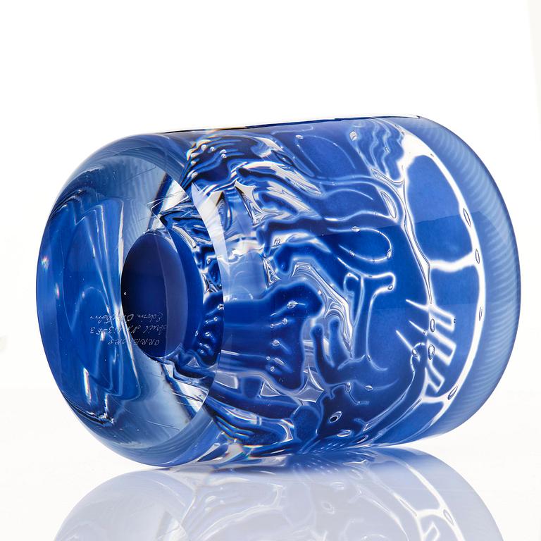 Edvin Öhrström, a "Tjurfäktare" (Bullfighter) ariel glass vase, Orrefors, Sweden, 1973.