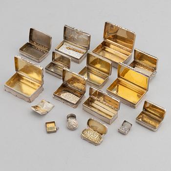 16 silver boxes, including Nathaniel Mills, Birmingham, 1825, John Lint, London, 1816, and Charles Cooke, 1908.