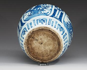 A large blue and white jar, Ming dynasty, Wanli (1572-1620).