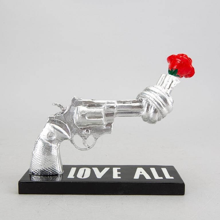 Carl Fredrik Reuterswärd,  Non-Violence Project Foundation skulptur 2015.