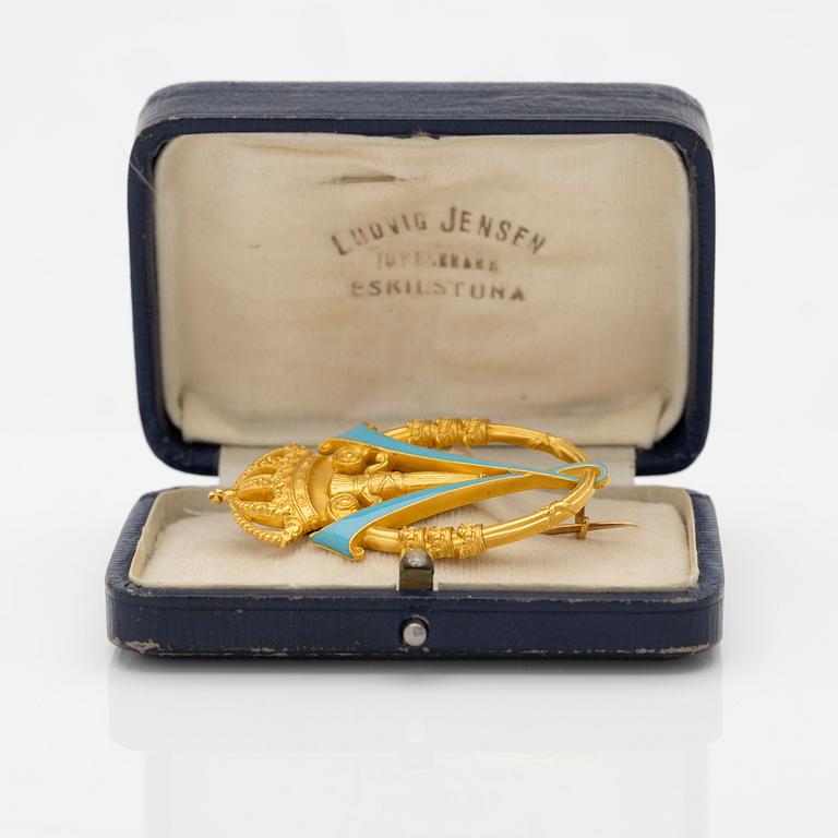 Court service badge, 20K gold and enamel, Carl Fredrik Carlman Stockholm 1908.