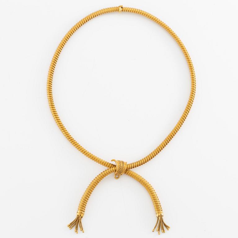 Necklace 18K gold, likely 19th century.