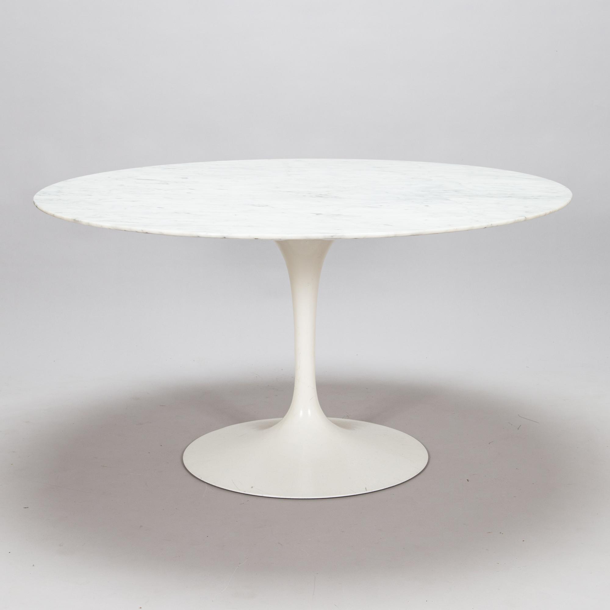 Eero Saarinen, ruokapöytä, "Tulip", lisenssillä valmistettu Knoll, Sveitsi 1970-luku.