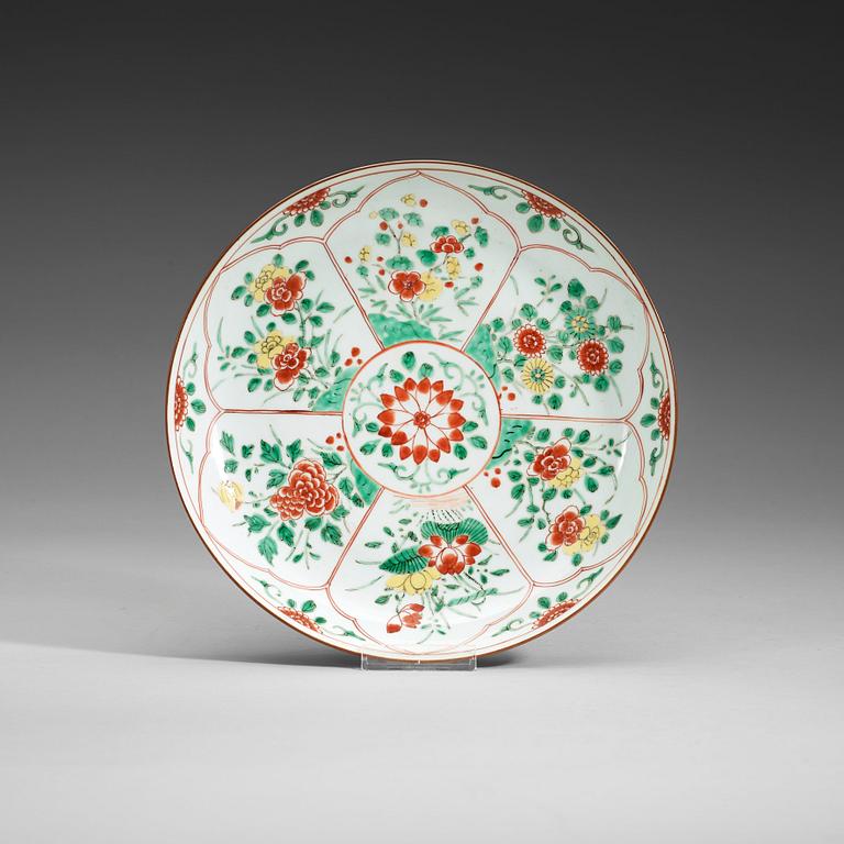 A famille verte dish, Qing dynasty, 18th Century.