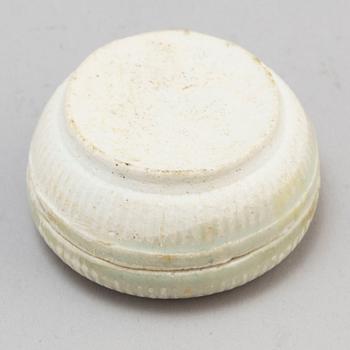 A glazed box with cover, Song/Yuandynastin (960-1368).