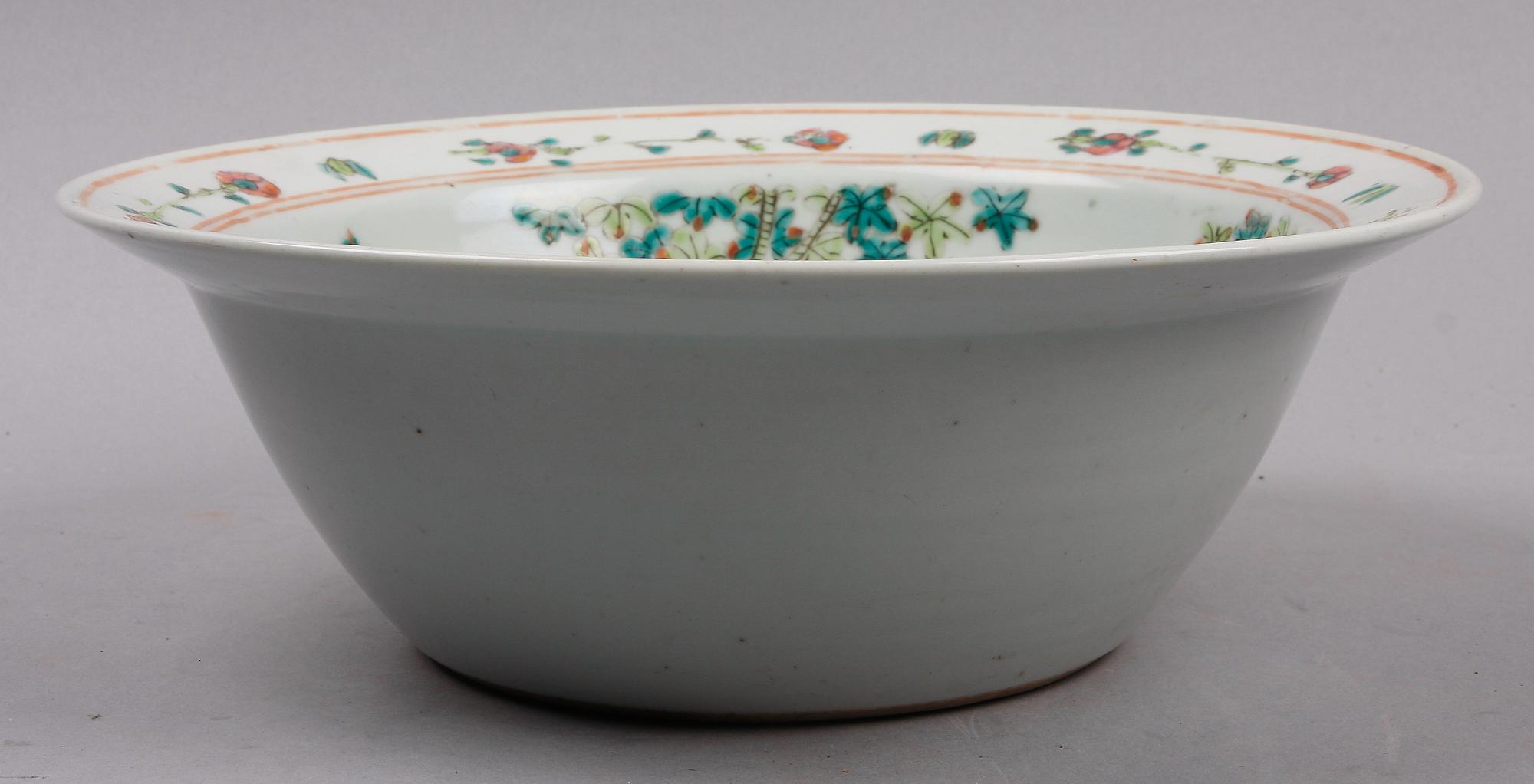 TVÄTTFAT, porslin Kina, 1800-tal.