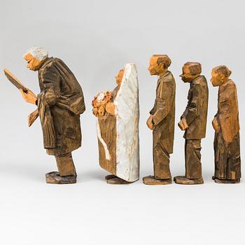 AXEL PETERSSON DÖDERHULTARN, Skulpturgrupp, "Bröllop", bestående av 5 figurer, snidad och delvis bemålat trä.