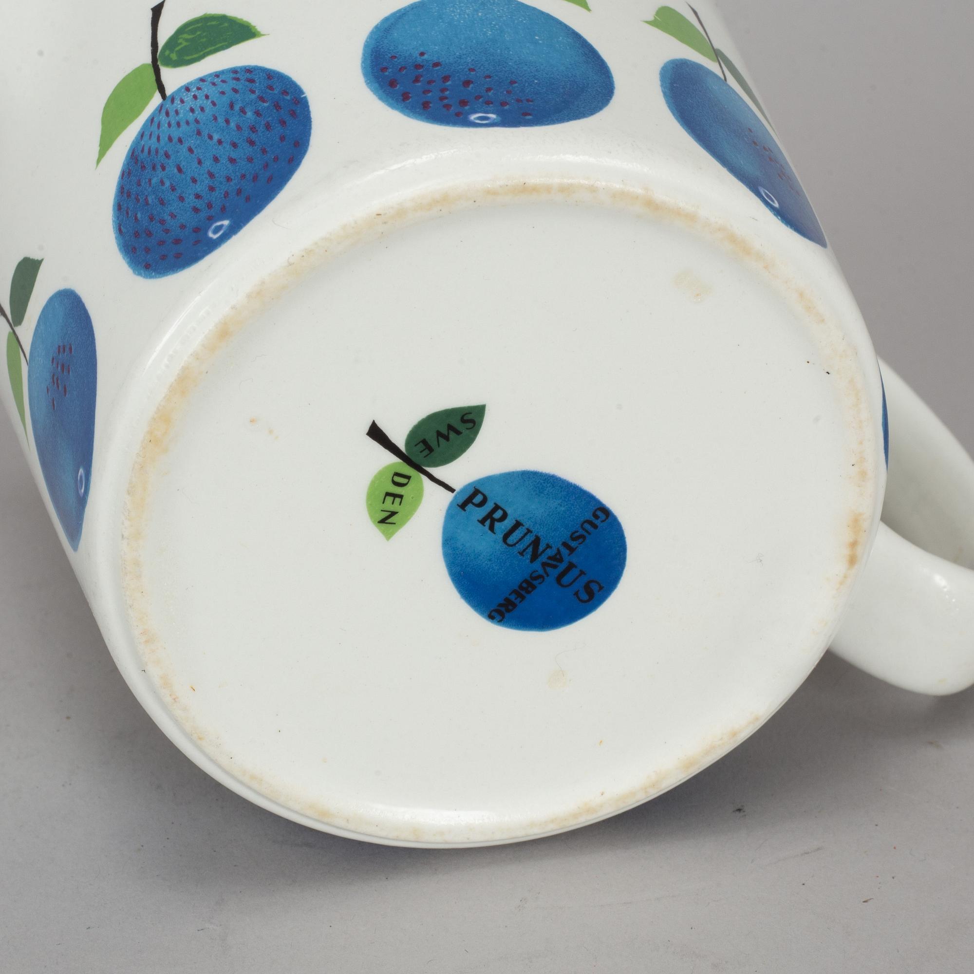 STIG LINDBERG, a 21-pece ceramic 'Prunus' service from Gustavsberg.