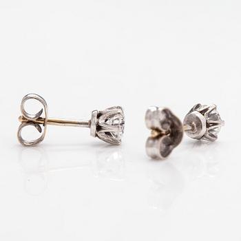 A pair of 18K white gold earrings with diamonds ca. 0.50 ct in total.
