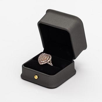 Ring, 18K vitguld, diamanter ca 2.77 ct tot.