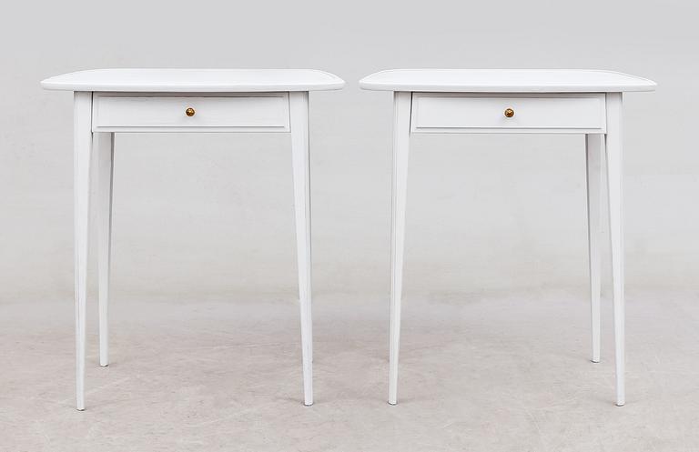 SÄNGBORD, 1 par, 1900-talets mitt.