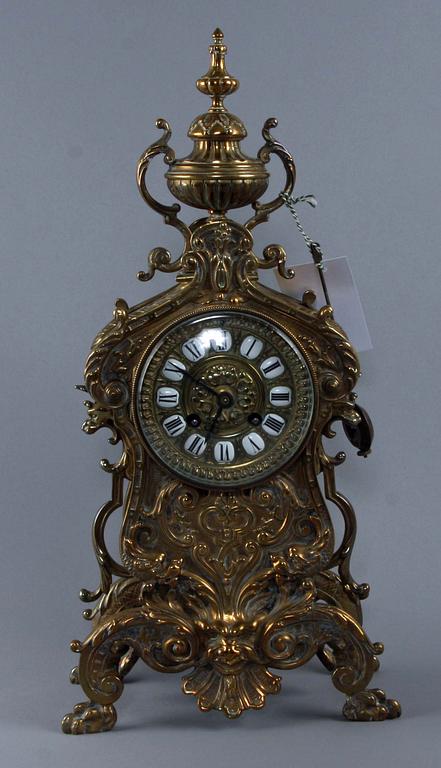 BORDSPENDYL, Louis XVI-stil. 1800/1900-tal.