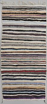 MATTA, orientalisk, ca 230 x 116 cm.